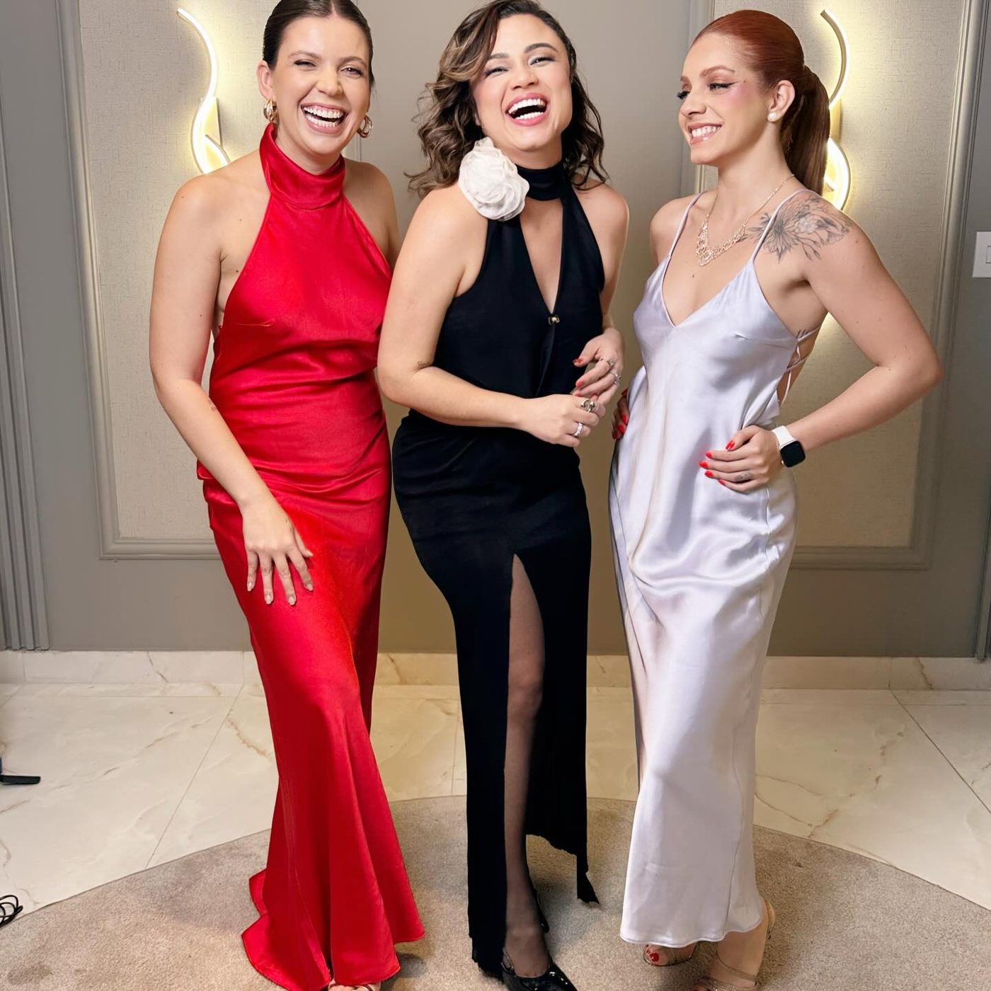 Formandas em vestido de gala
